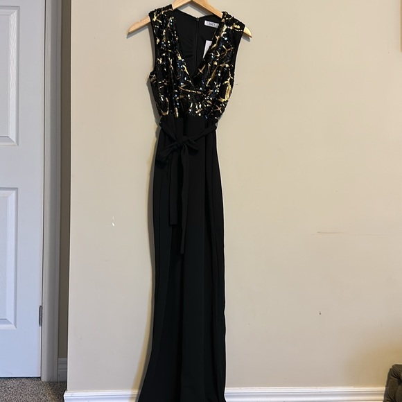 Black jumpsuit with belt tie with gold and black sequins - Picture 3 of 5
